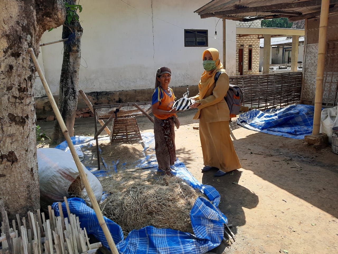 Pembagian Paket Ikan Ds Tobung Covid-19