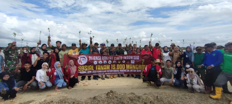 Penanaman mangrove di majungan - Dinas Perikanan Pamekasan