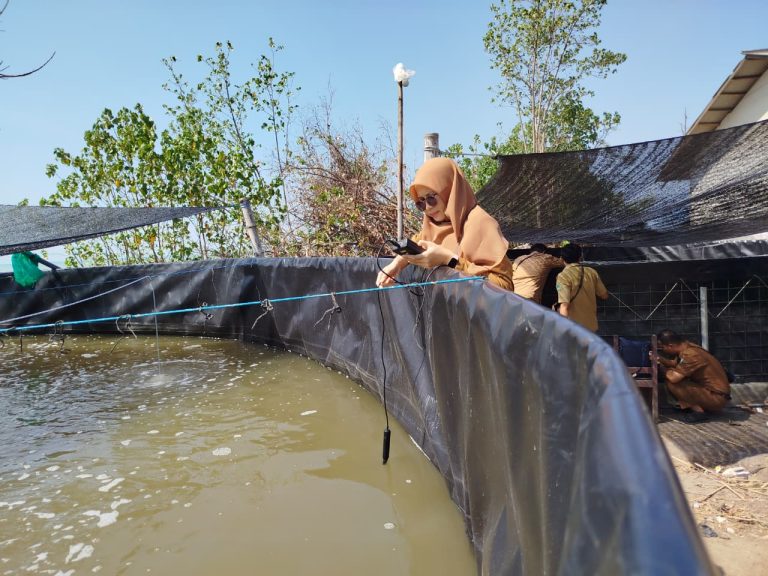 Monitoring Kualitas Air - Dinas Perikanan Pamekasan